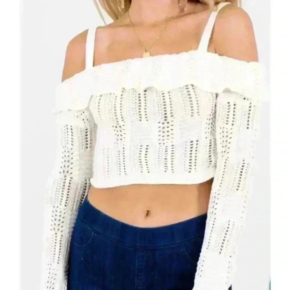 Women’s Cropped Cold Shoulder Blouse - Picture 3 of 5